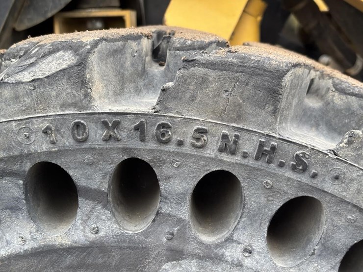 caterpillar-246c-image-17