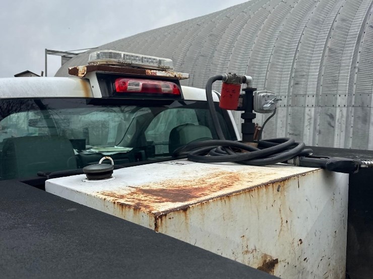 2015-chevrolet-3500hd-image-14