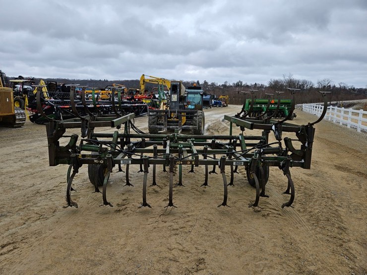 john-deere-1010-image-4