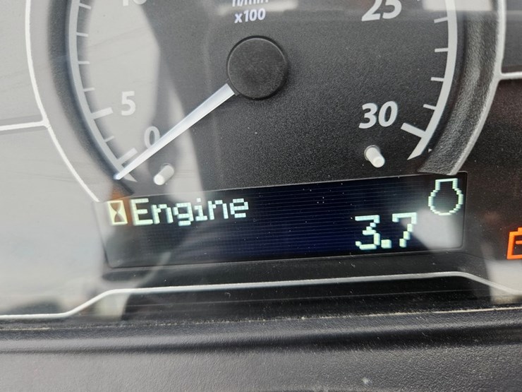 2025-john-deere-2038r-image-37