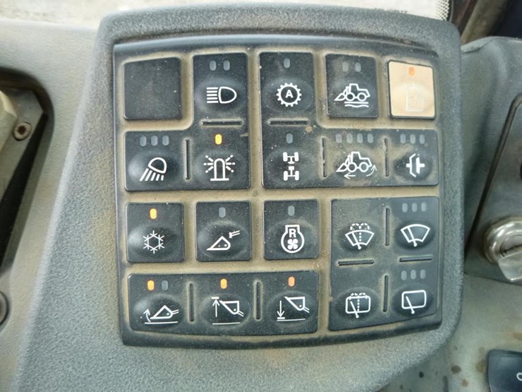 2005-deere-624j-image-14