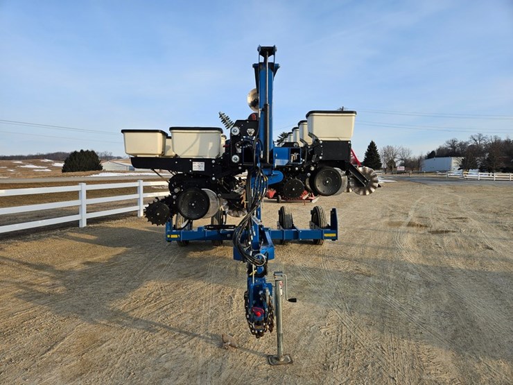 2019-kinze-3500-image-8