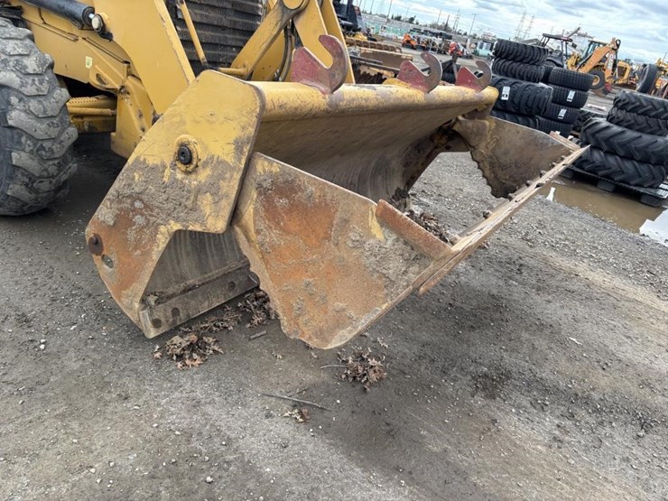 caterpillar-420f2-image-11