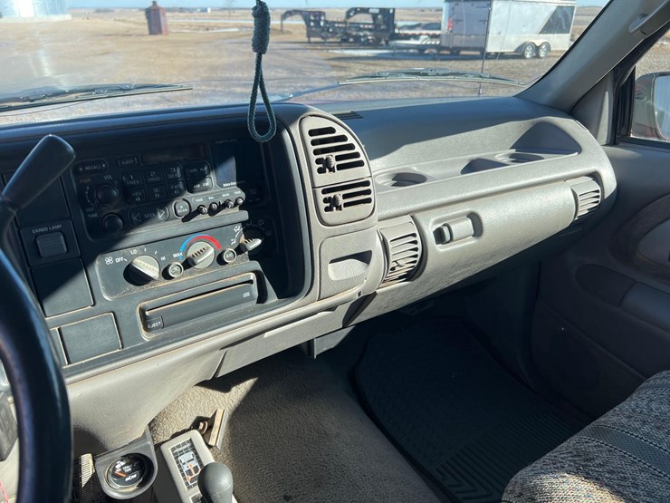 1995-chevrolet-2500-image-9