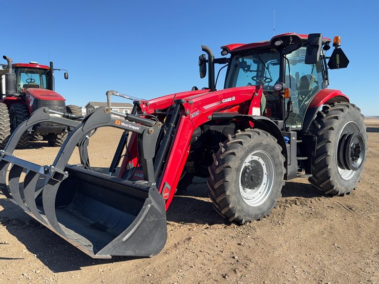2021-case-ih-maxxum-135-image-1