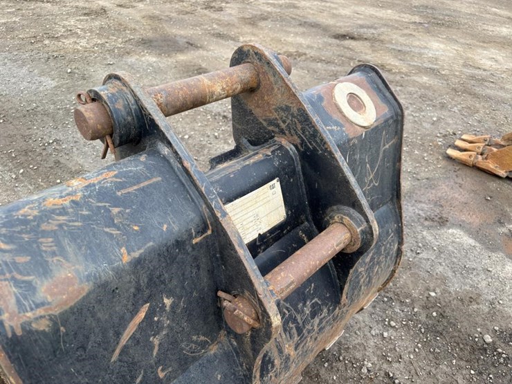 caterpillar-420-image-7