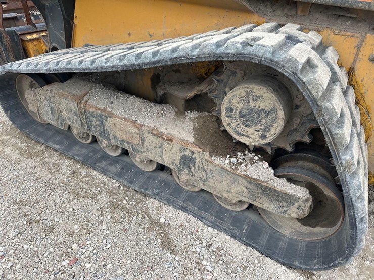 2018-deere-331g-image-8