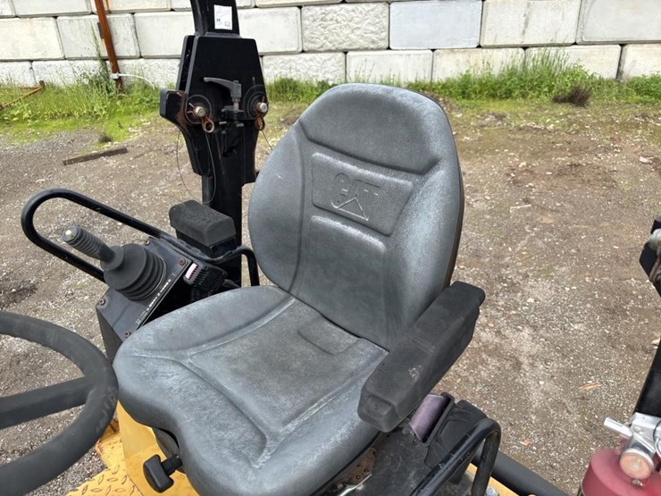 caterpillar-cb24-image-17