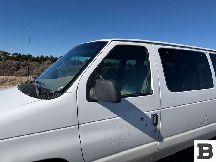 2001-ford-econoline-350-image-12