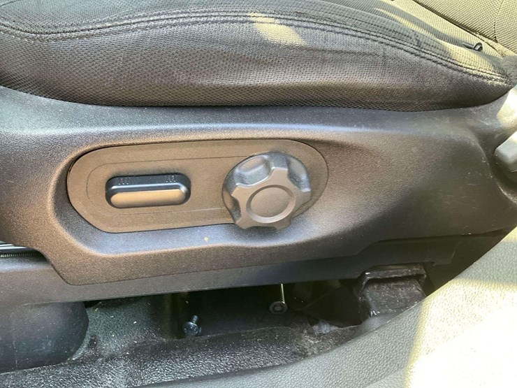 2015-ford-explorer-image-11