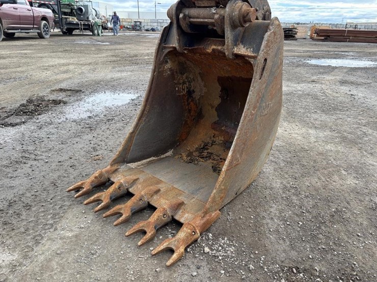 caterpillar-420f2-image-16