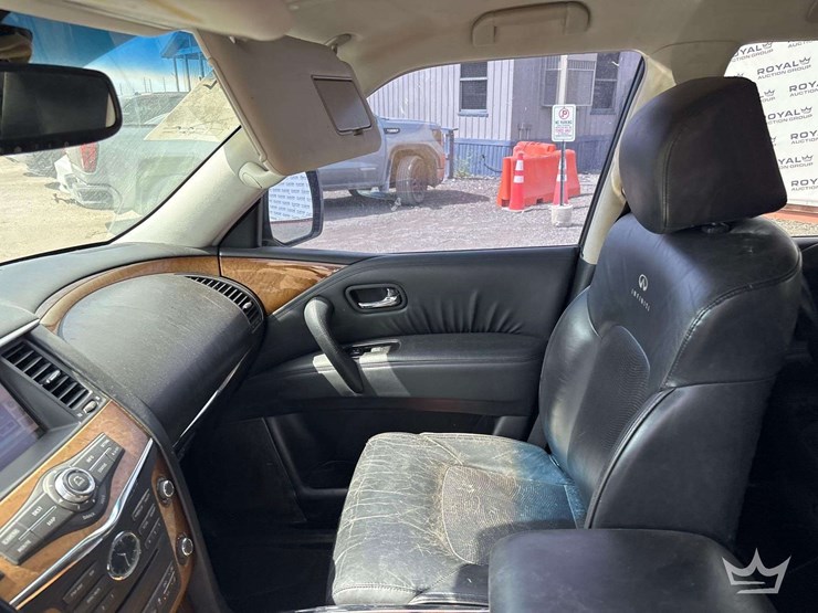 2012-infiniti-qx56-image-17