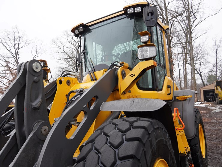 2022-volvo-l60h-image-32