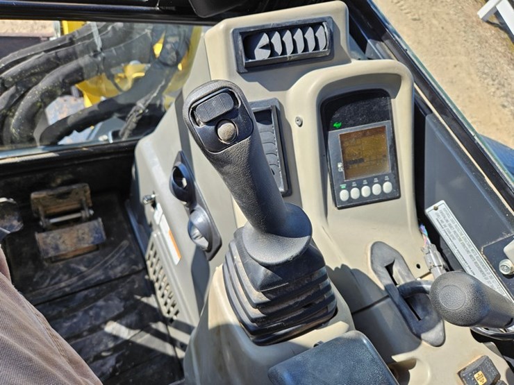 yanmar-vio45-image-23