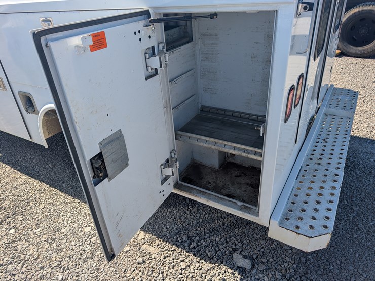 2010-chevrolet-express-3500-image-16