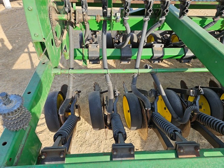 john-deere-750-image-28