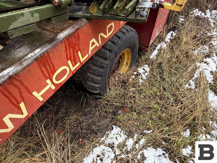 new-holland-1075-image-17