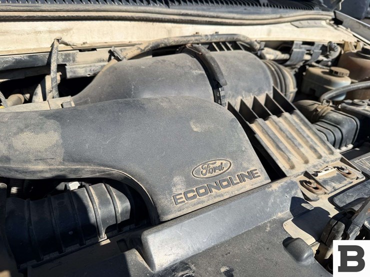 2001-ford-econoline-350-image-35