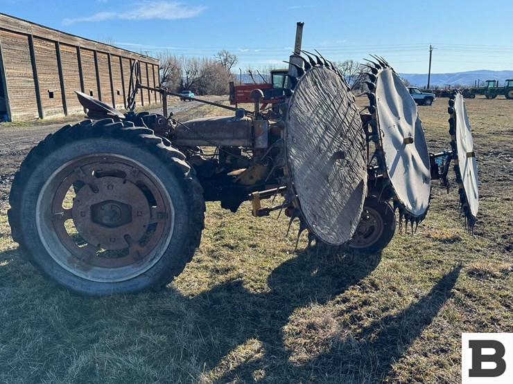 international-harvester-h-tractor-image-6
