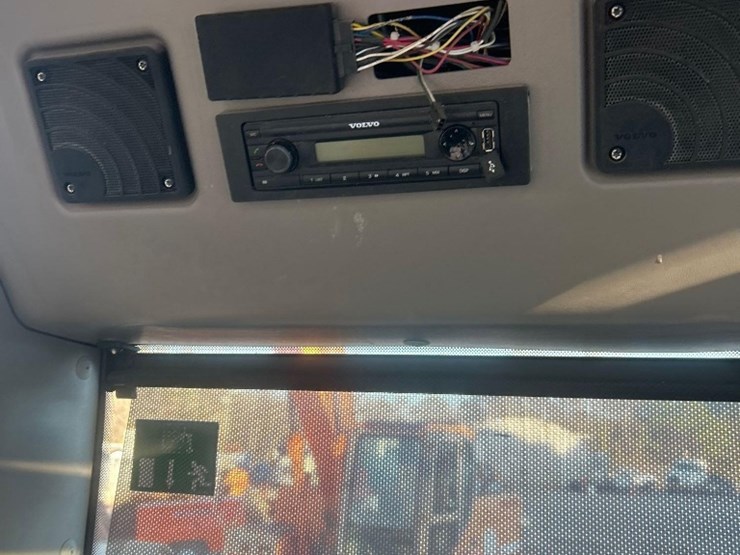 2016-volvo-ecr235el-image-36