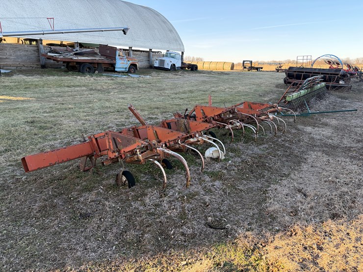 #209032-•-used-cultivator-image-5