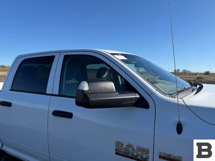 2017-dodge-2500-image-24