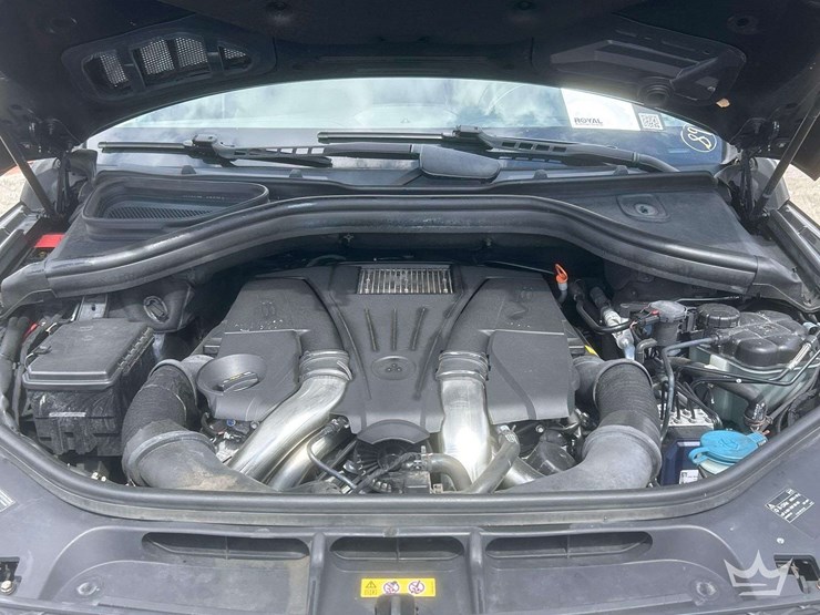 2013-mercedes-benz-gl450-image-14