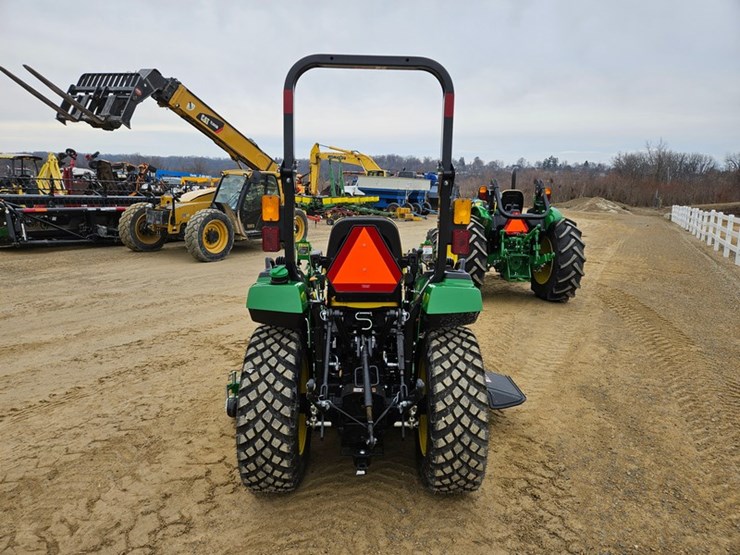 2025-john-deere-2038r-image-4