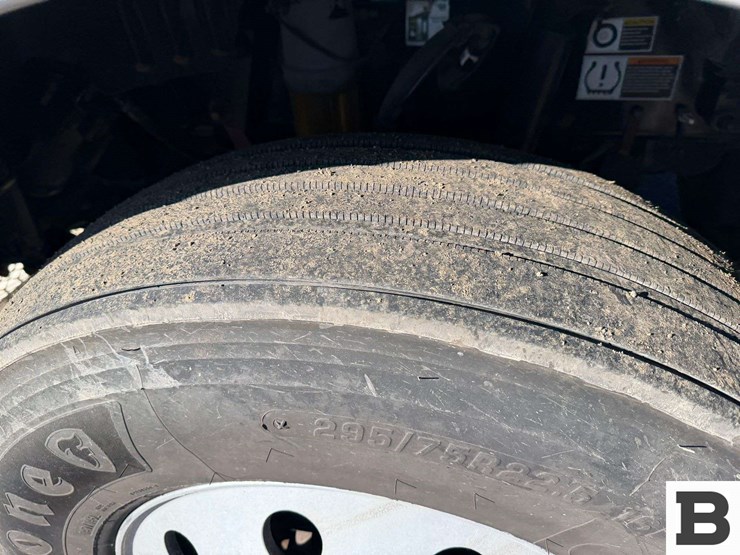 2019-kenworth-t680-image-11