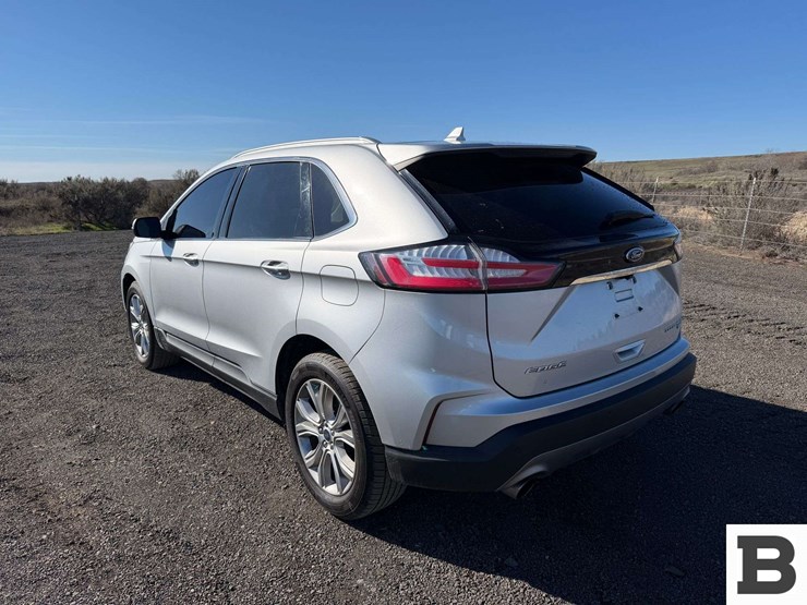 2019-ford-edge-image-4