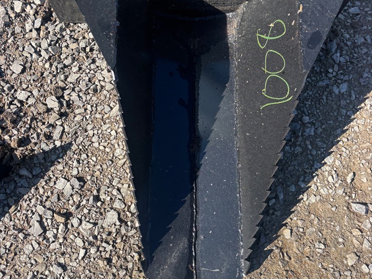 #1008-•-mini-universal-skid-steer-tree-spade-image-3