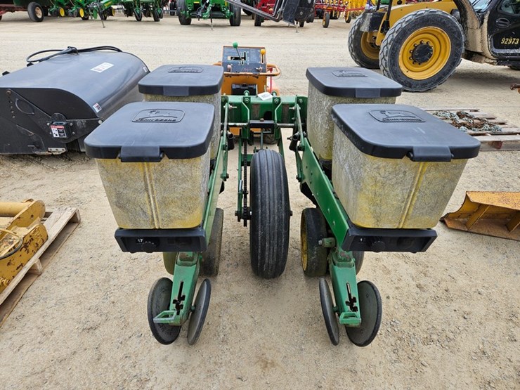 john-deere-7300-image-4