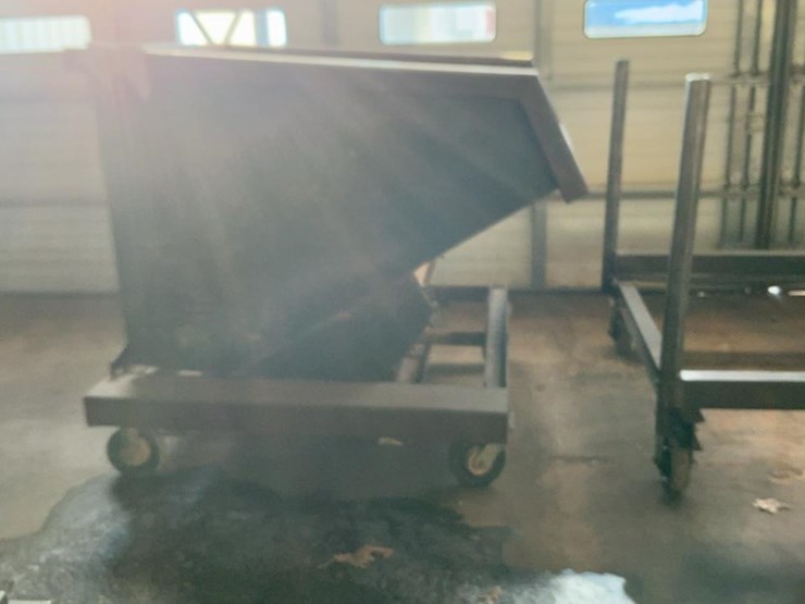 #220-•-wheeled-self-dumping-hopper-image-2