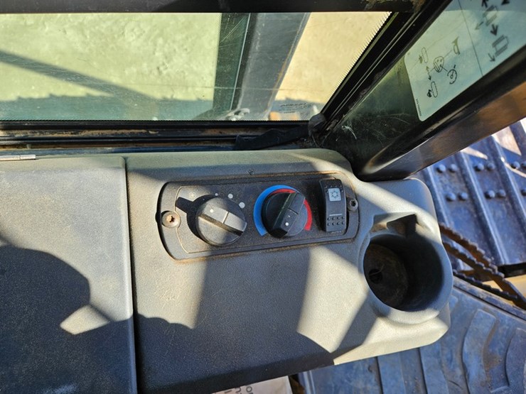 caterpillar-d5k-lgp-image-26