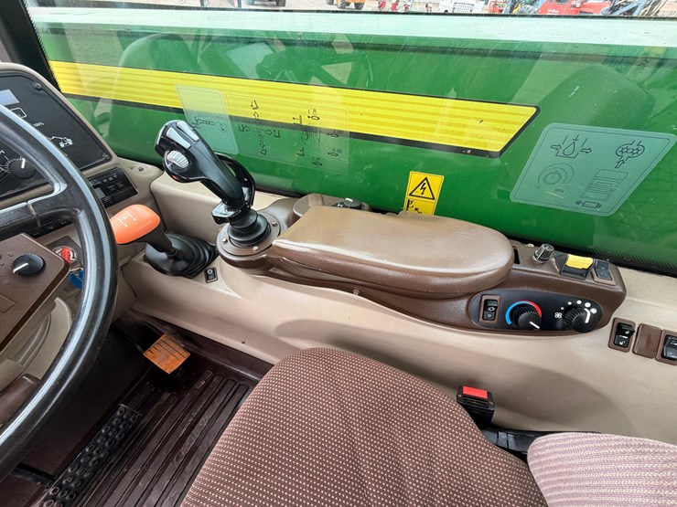 2006-john-deere-3420-image-31