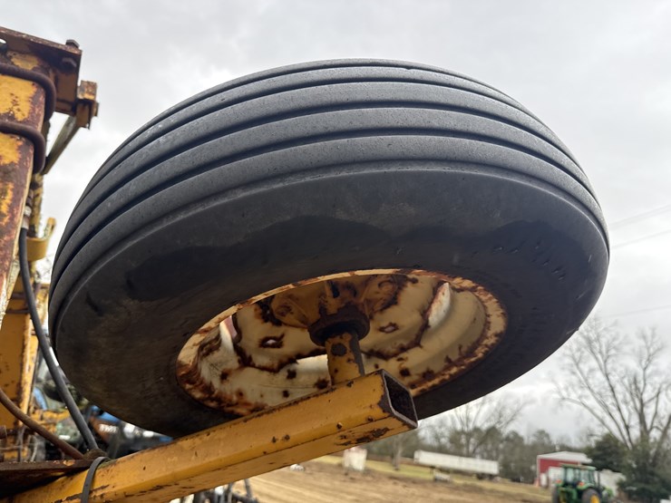 kbh-pt-12-row-liquid-fertilizer-applicator-image-6