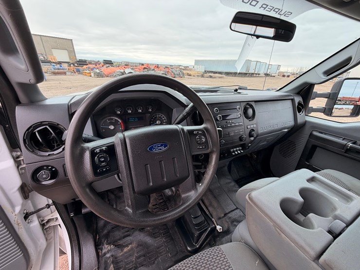 2015-ford-f550-image-22