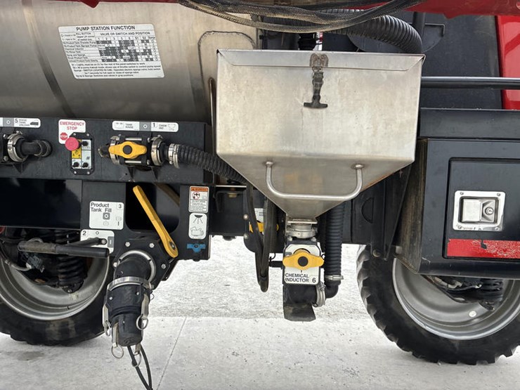 2015-case-ih-patriot-3340-image-40