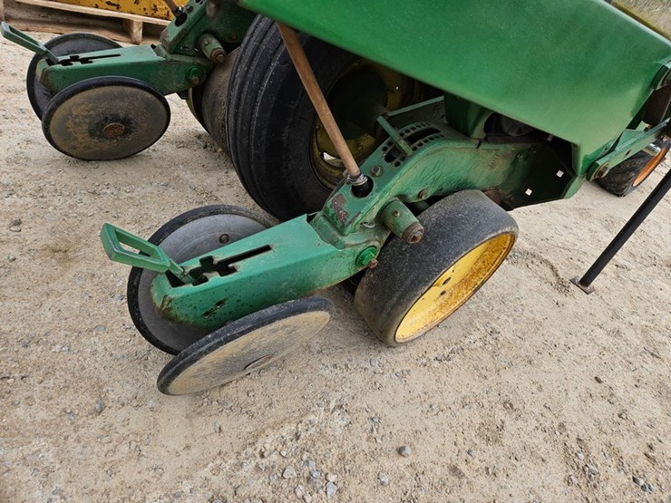 john-deere-7300-image-13