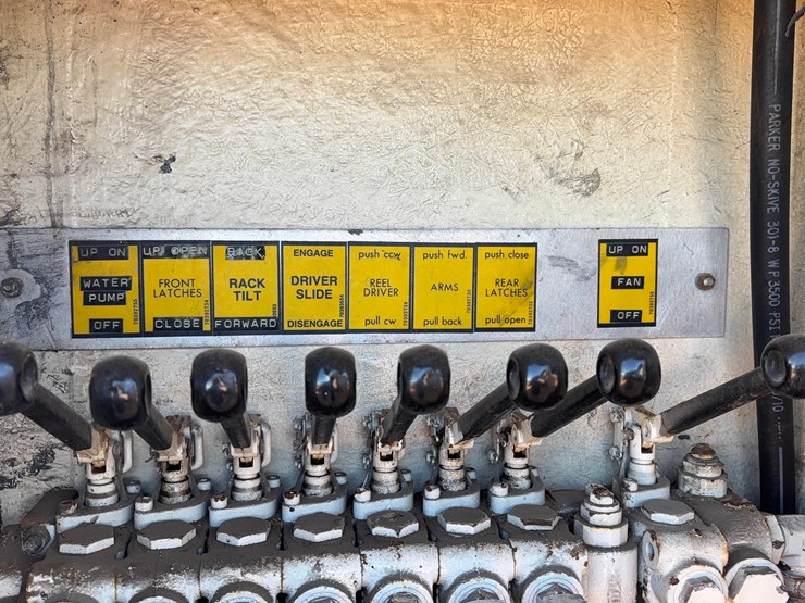 1992-ford-l8000-image-11