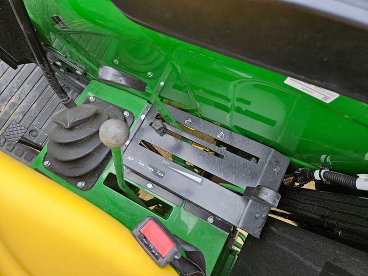 2024-john-deere-5067e-image-23