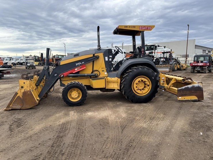 2018-deere-210lep-image-4