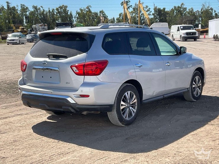 2017-nissan-pathfinder-image-3