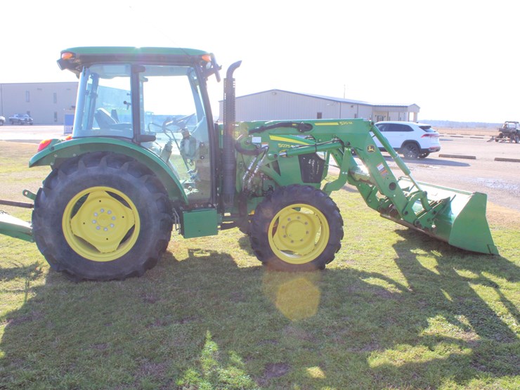 2019-john-deere-5075e-image-2