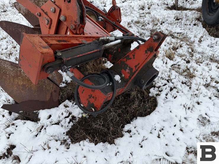 international-4-bottom-plow-image-15