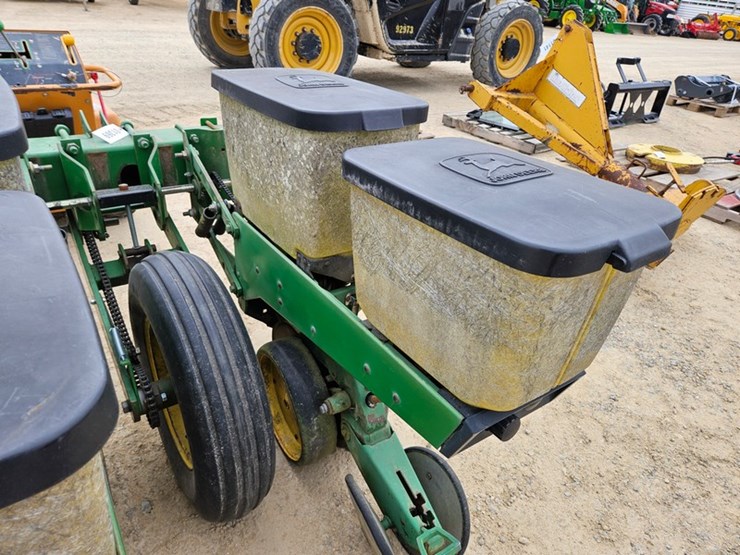 john-deere-7300-image-16