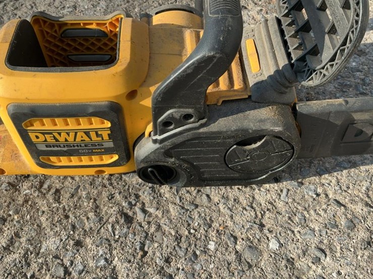 #104-•-dewalt-chainsaw-and-reciprocating-saw-image-4