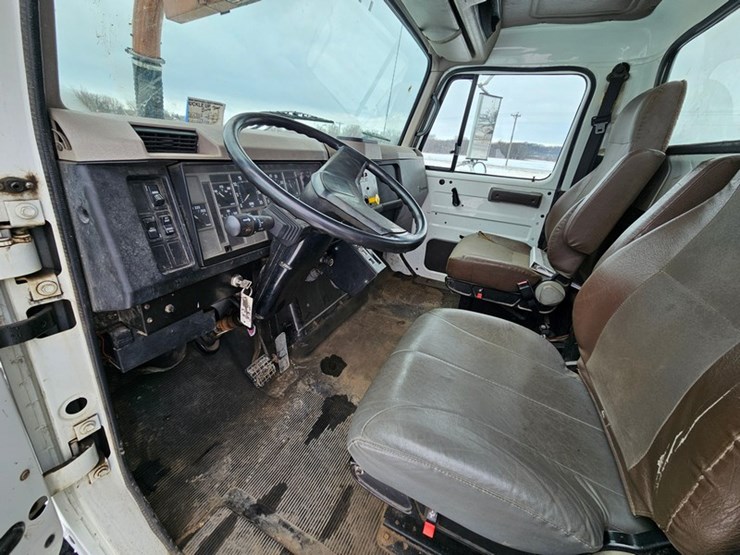 2001-vactor-2100-image-24