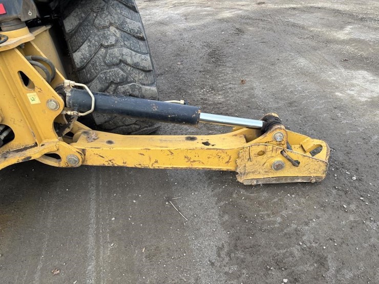 caterpillar-420f2-image-26