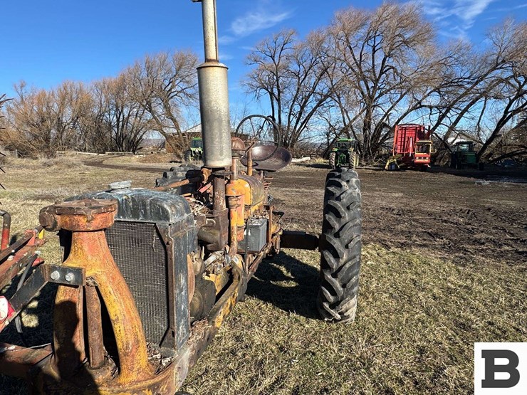 international-harvester-h-tractor-image-12